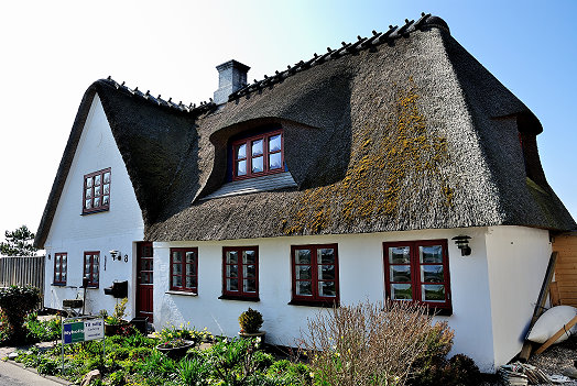 10-04-28_dk-kekenes_sonderby_haus-zu-verkaufen Ein Haus direkt am Wasser steht zum Verkauf in Sønderby
